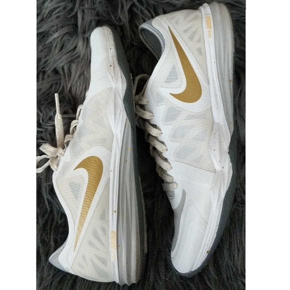 Nike - Picture 2 of 3